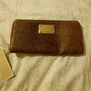 Michael kors textured jet set wallet